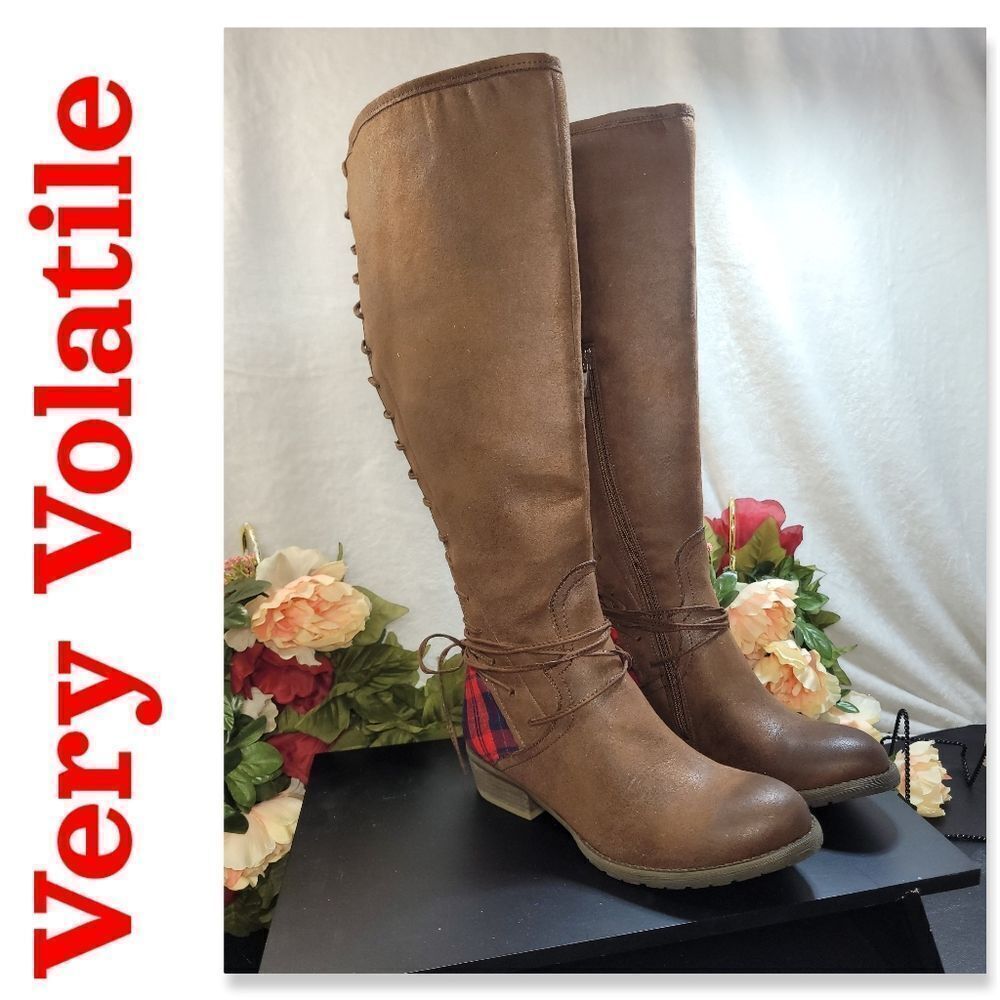 NIB Very Volatile Marcel Brown Lace Up Boot